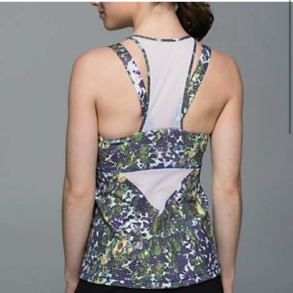 Lululemon Running In The City Tank size 6 - Picture 2 of 8